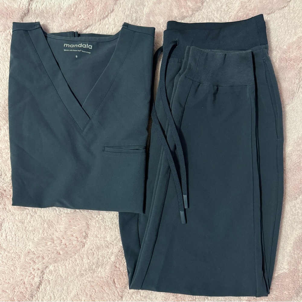 Mandala scrub set in color Pewter